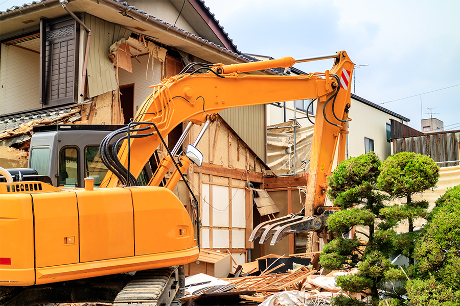 解体して更地にすることも検討する